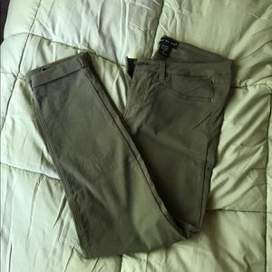 Stretchy jeggings- cropped medium